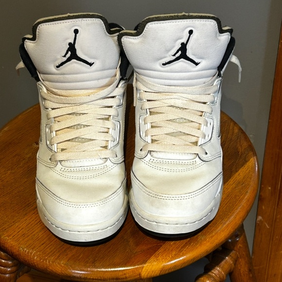 Sneakers - Picture 2 of 4